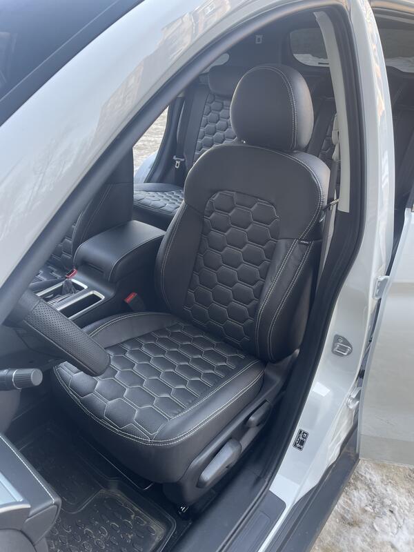 Дизайн Раздвинутые соты - авточехлы Lexus